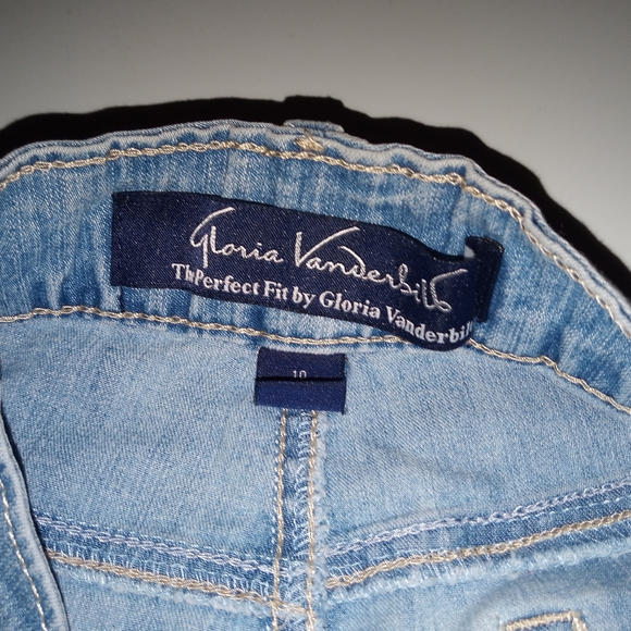 Gloria Vanderbilt, 10, denim shorts - Picture 1 of 5